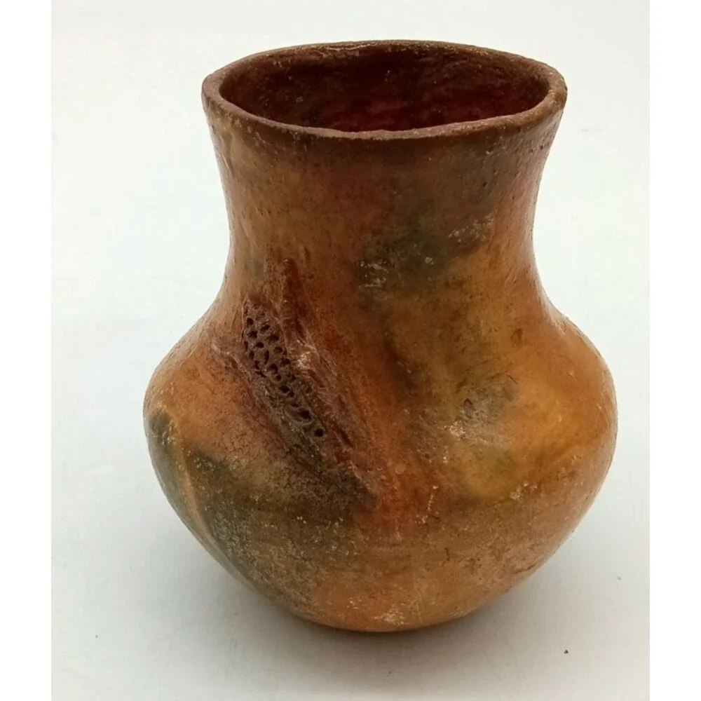 Vintage Lorena Bartlett Navajo/Dine Pine Pitch Pottery Folk Art Corn Vase 3.375